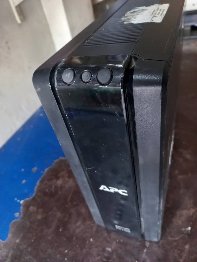 APC Back UPS Pro 1500 (865 watts) 1