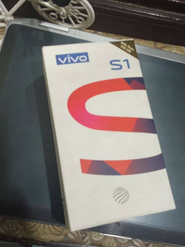 vivi s1 10 by 10 condition ram 128gb rom 6gb 4