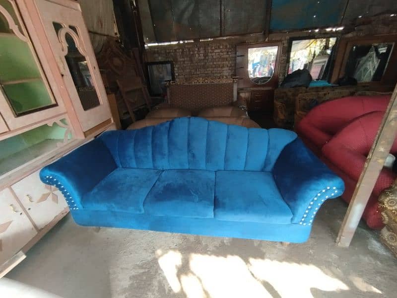 3 seater sofa 0