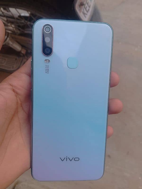 VIVO Y17 1