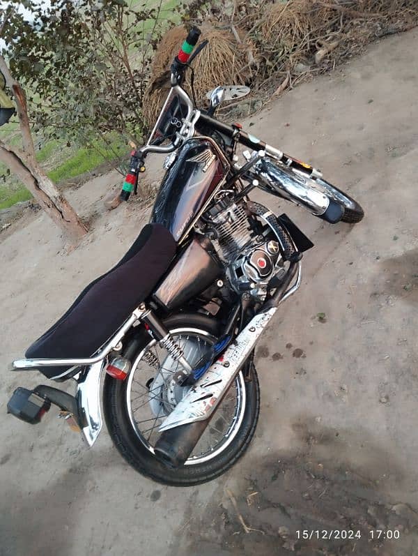 Honda CG 125. 4