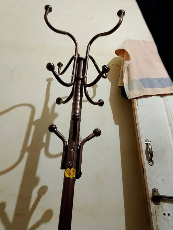 Coat stand 3