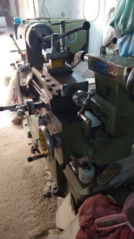 lathe machine look like new 0