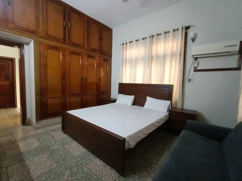 Fully Furnished Comfortable Room for Rent in Guest House (F-10, Islamabad) 2