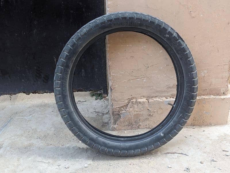 i want to sell my gs150 tyre with tube in good condition 3