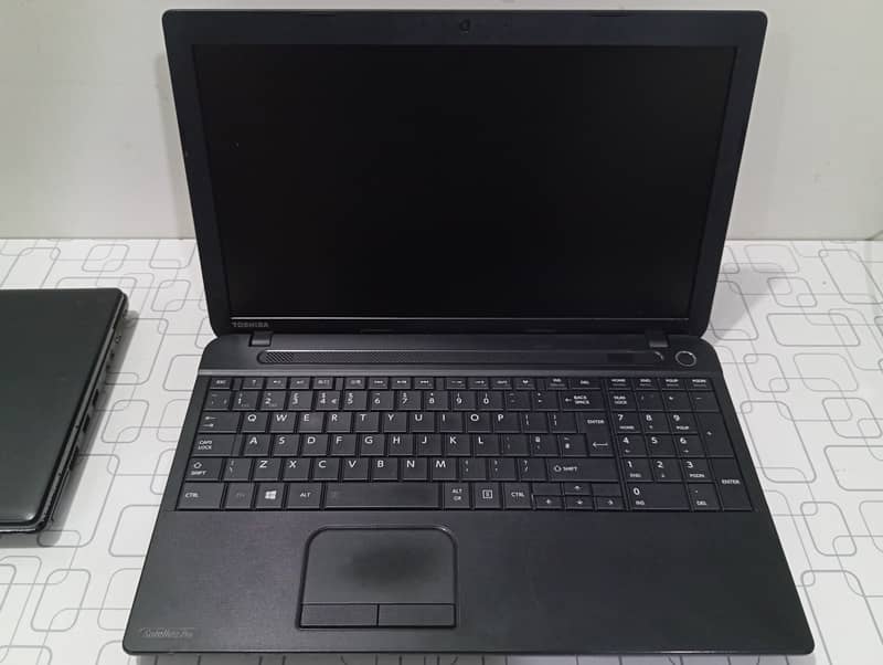 Toshiba Satellite L955 Core i5 3rd Gen 8gb Ram 128GB SSD 15.6" Display 0