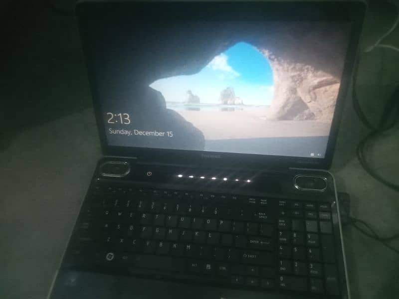 Toshiba satellite laptop A505 1