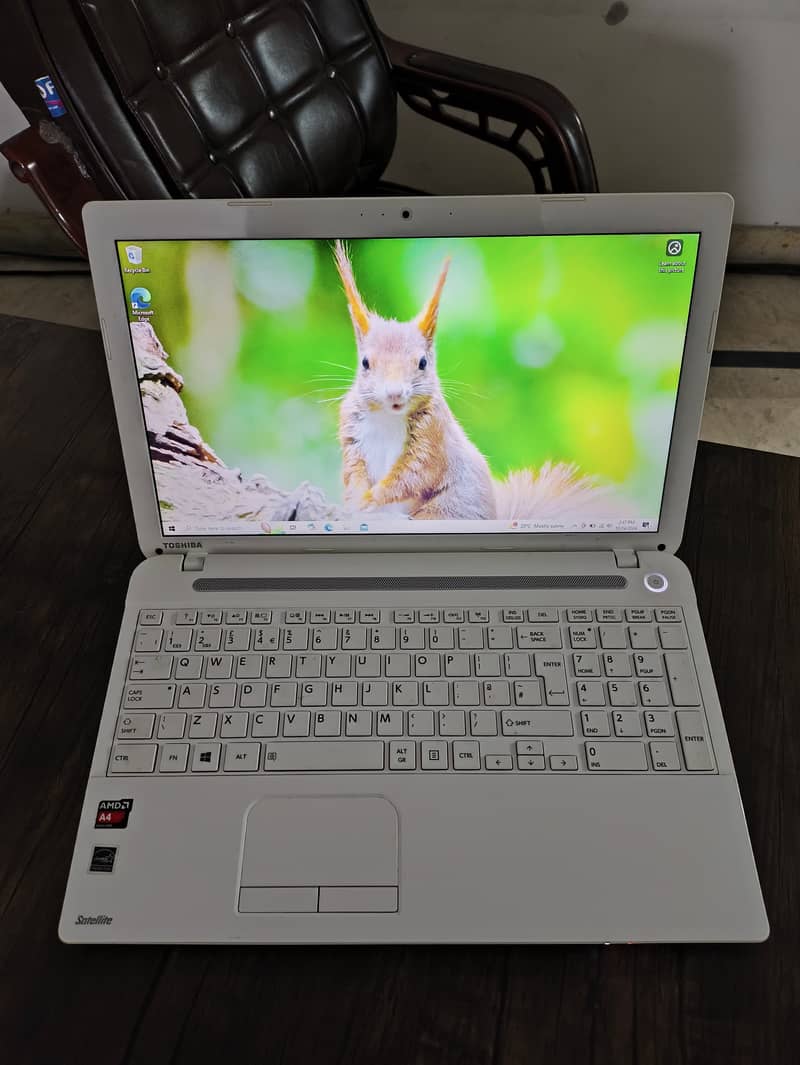 Toshiba Satellite C55D-A-15H AMD A6 8GB RAM 128GB SSD 15.6" HD Displa 0