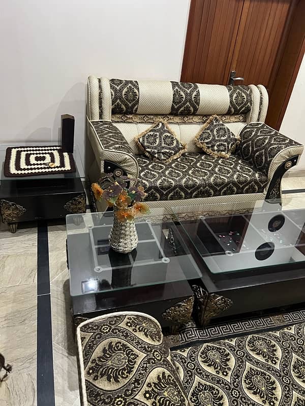 urgently selling sofa set with center tables and two side tables 3