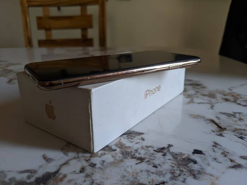 iphone XS Max 9.5/10 256gb PTA Approved with Box 3