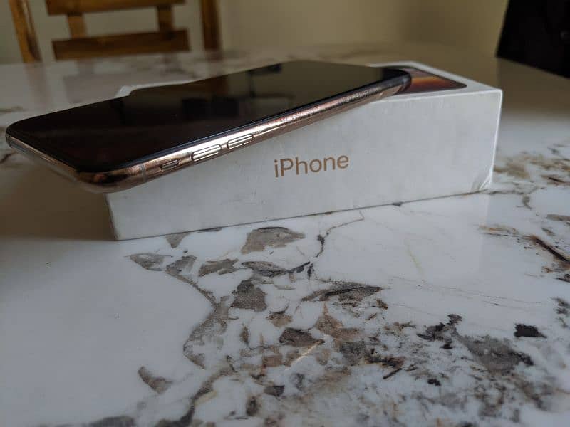 iphone XS Max 9.5/10 256gb PTA Approved with Box 6