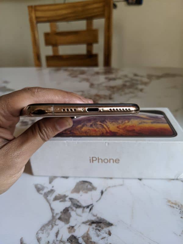 iphone XS Max 9.5/10 256gb PTA Approved with Box 7