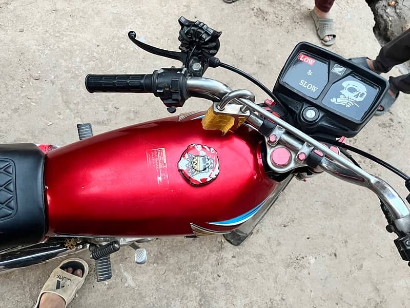 Honda 125 2018 modal 3