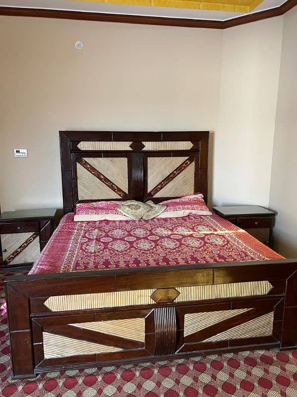 king size bed and dressing 0