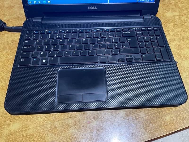 Dell Laptop Inspiron 3521 1