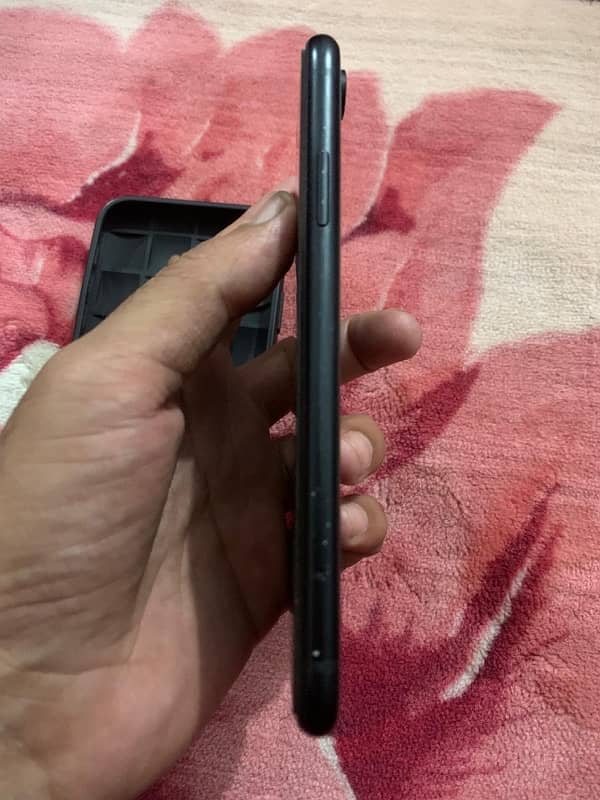 iPhone XR non pta 256 gb battery halt 84 4