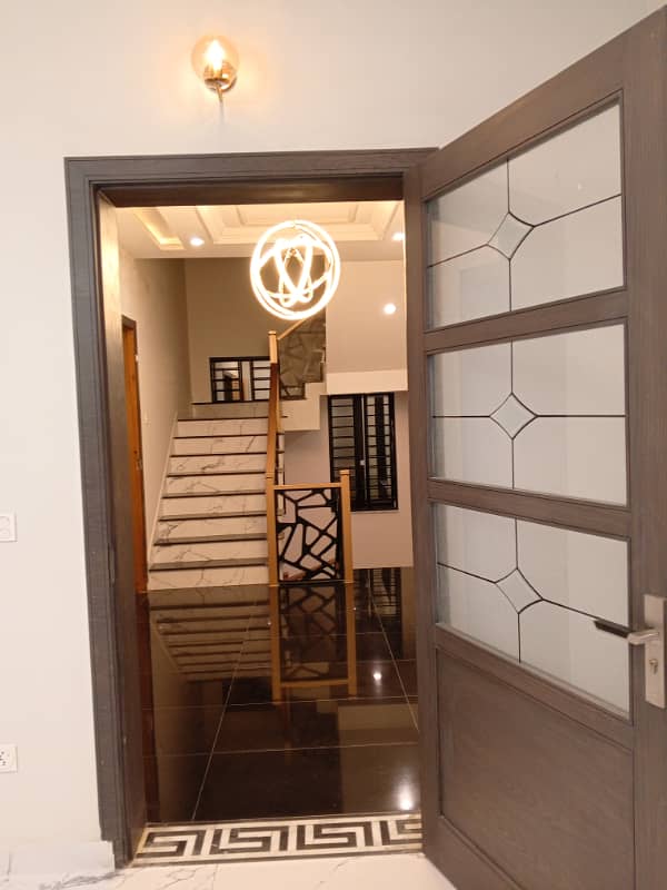 Park pace 3 bedroom upper portion phase 4 bahria town Rawalpindi 7