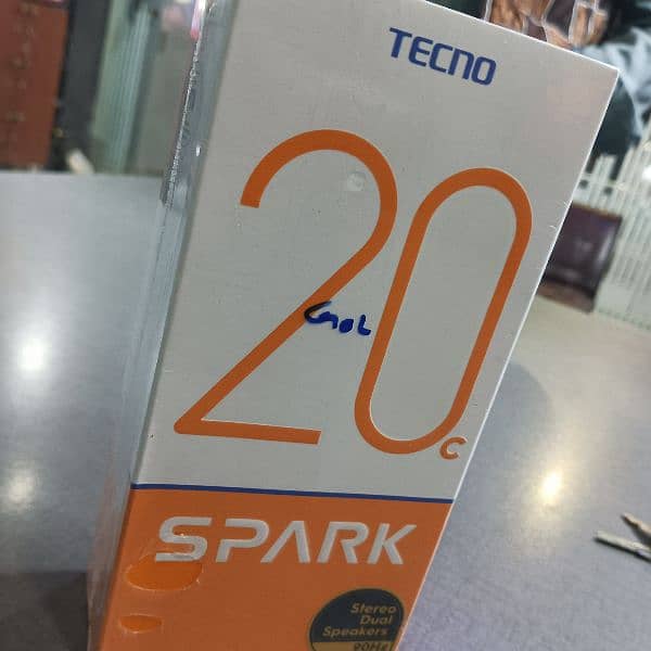 Techno Sparck 20-C 4/128 4