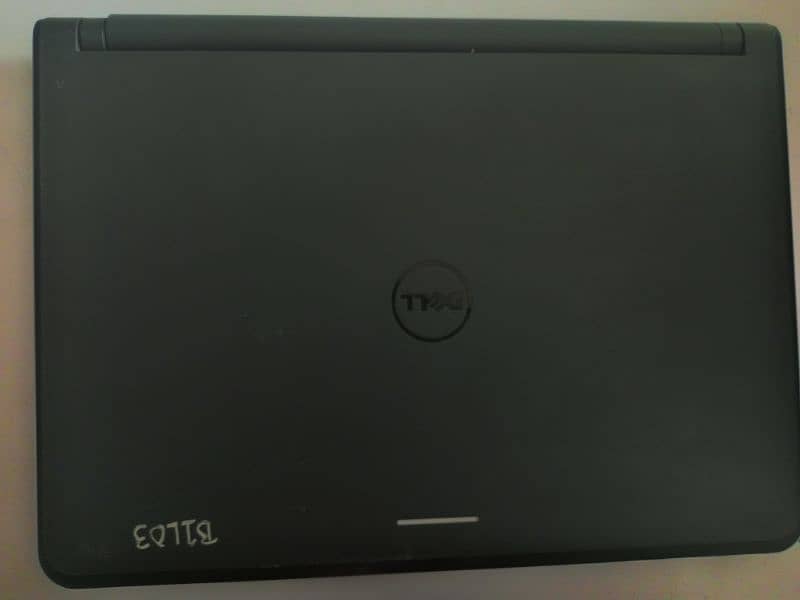 dell core I 3 4. gen 8 GB ram 128 GB SSD 0