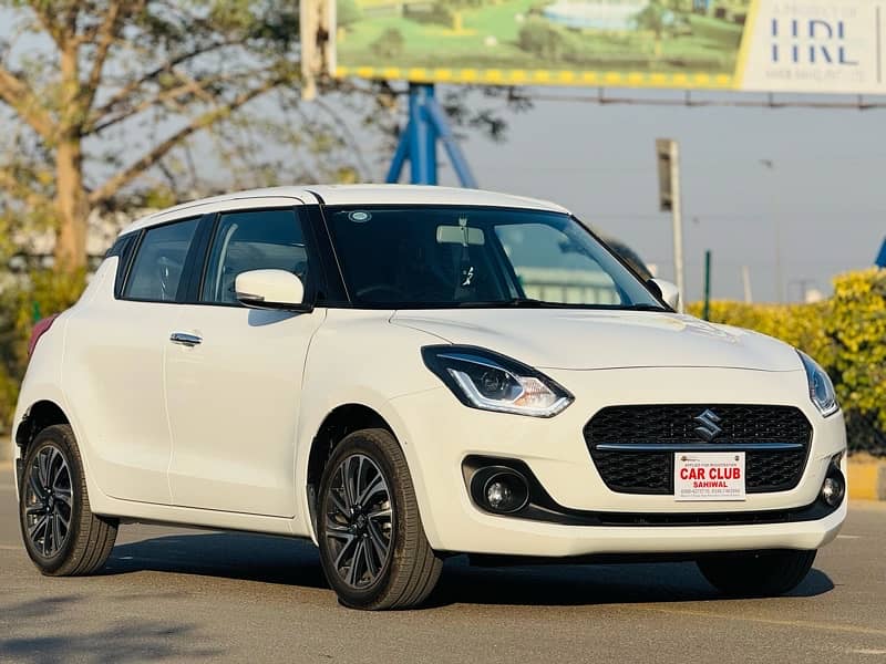 Suzuki Swift 2024 GLX VVT 3