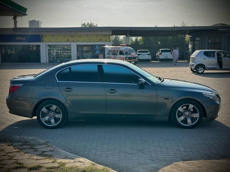 BMW 5 Series 2006 1