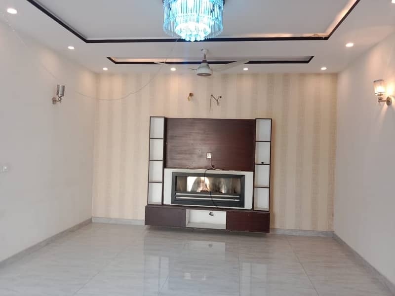 1kanal Like Brand New Slightly Use House In Dha Phase 8 Ex Park View For Rent 7