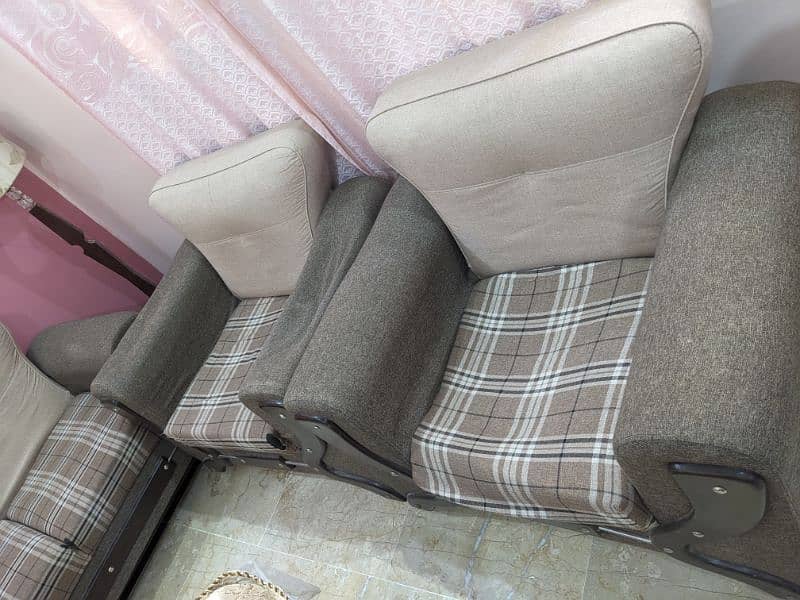 7 seater sofa set neat and clean 2