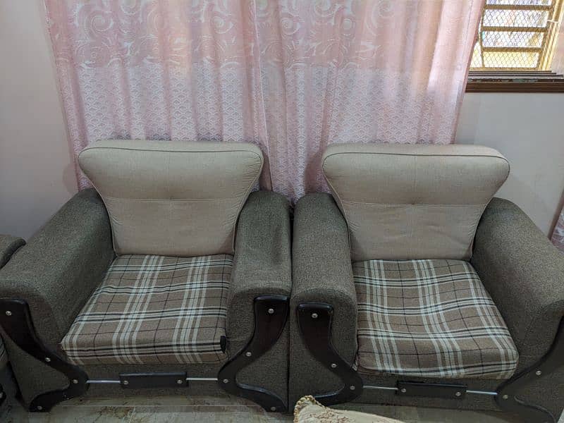 7 seater sofa set neat and clean 4