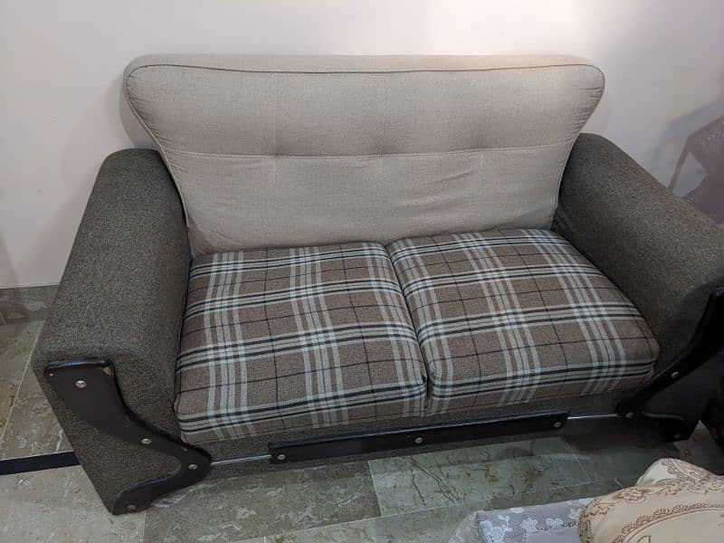 7 seater sofa set neat and clean 7