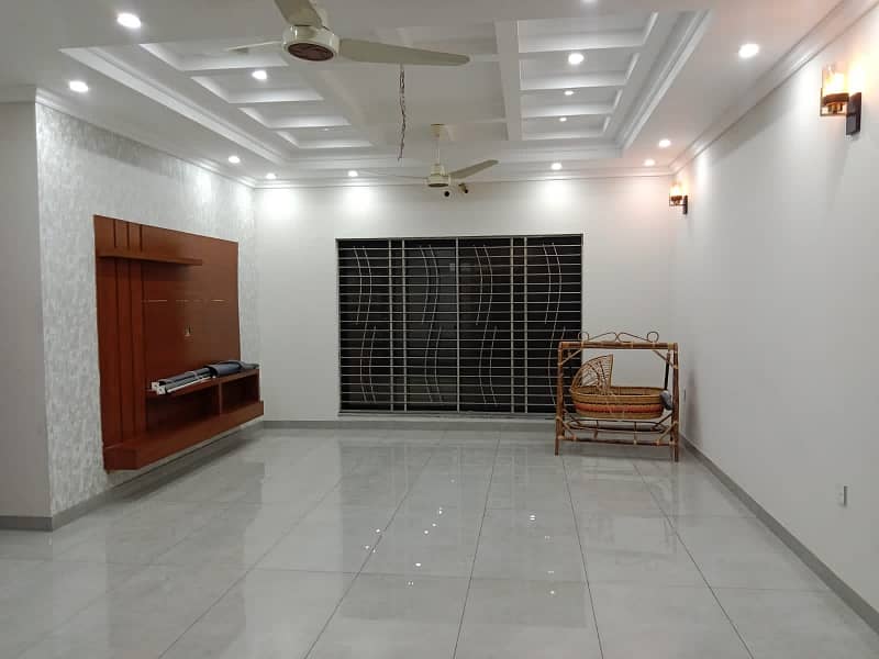 1 Kanal Like Brand New Upper Portion In Dha Phase 8 Ex Air Avenue For Rent Direct Approach To Ring Road And Allama Iqbal Air Port 0