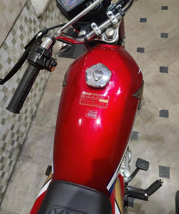 Honda 125 ,Excellent condition 4