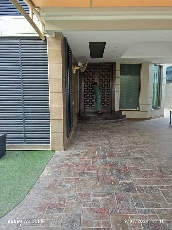 10 Marla Well Maintained Owner Build House In Dha Phase 8 For Rent On Prime Location Near Ring Road And Allama Iqbal AirPort 20