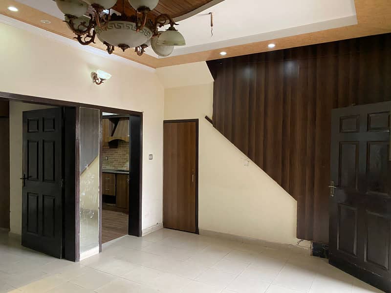 5 Marla Lower Portion For Rent Near Punjab School 6