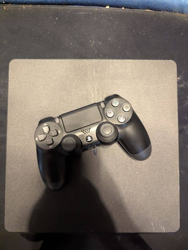 PLAYSTATION 4 SLIM 500Gb 0