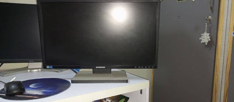 Samsung LED monitor 3