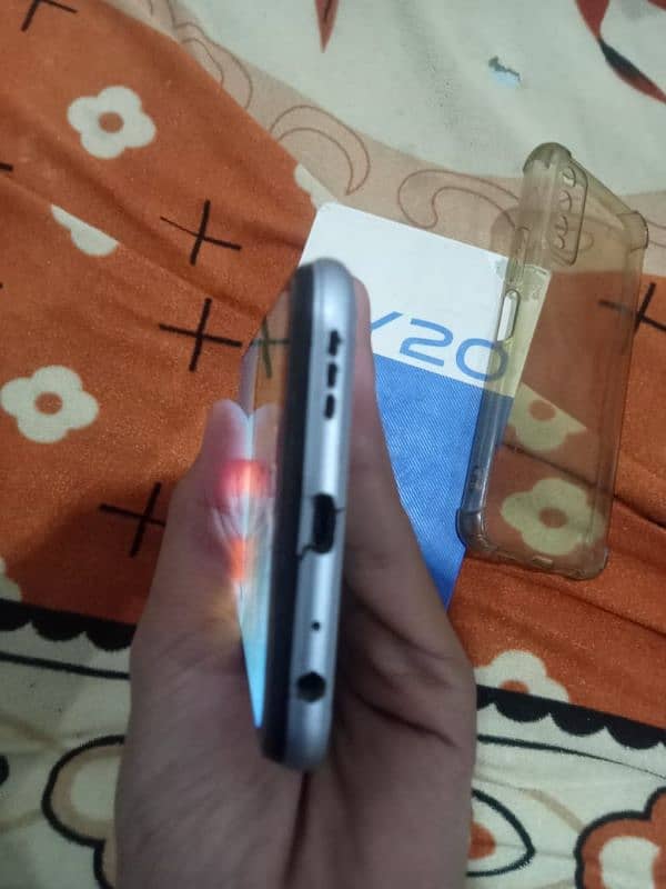 Vivo Y20. Urgently need money 3