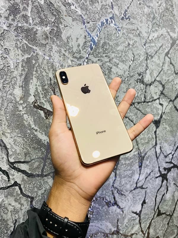 IPHONE Xsmax 64 GB PTA 3