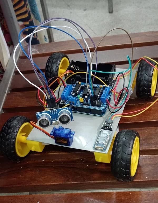 *Arduino obstacle avoiding, voice control and Bluetooth control robot* 1