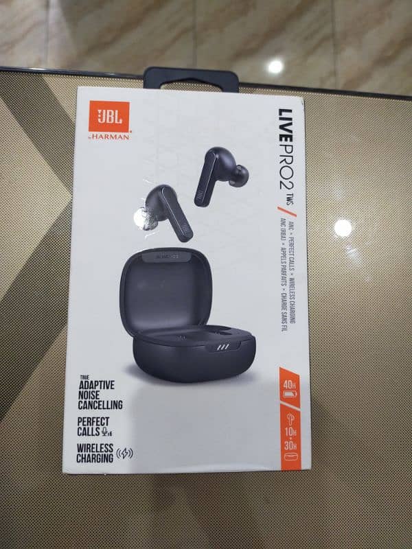 JBL LIVE PRO2 Earbuds 1