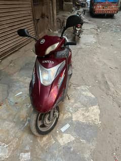 ladies scooty for sale all working ready to use