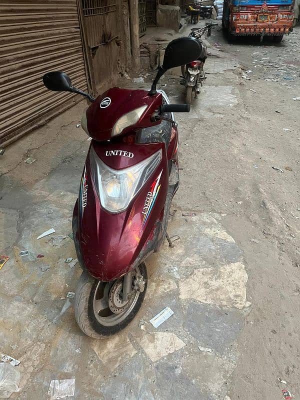 ladies scooty for sale all working ready to use 0