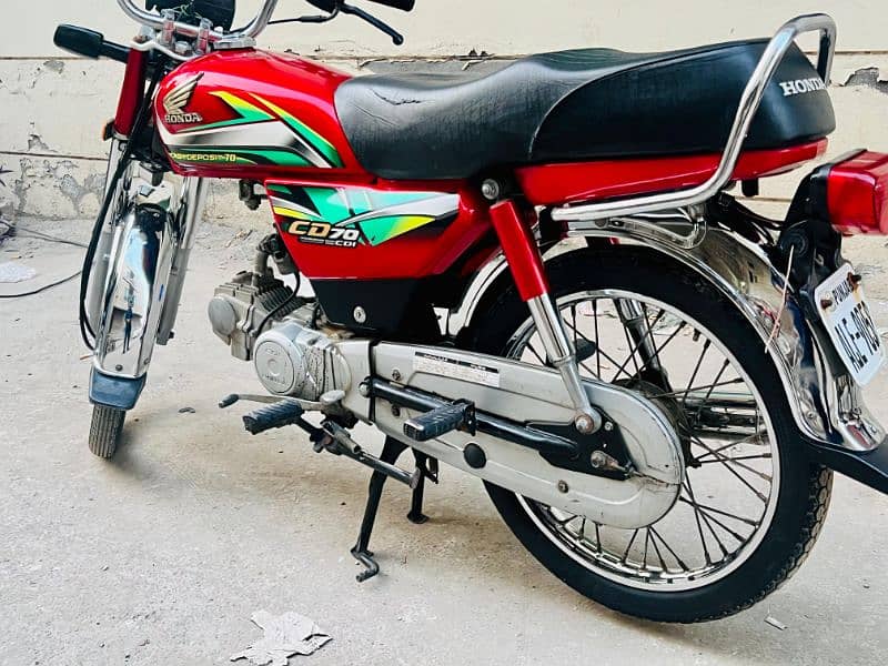 Black Honda CD70 model urgent for sale 0