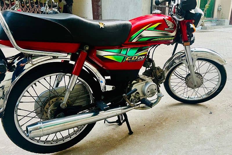 Black Honda CD70 model urgent for sale 2