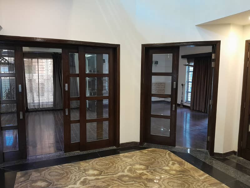 1 Kanal Luxury Brand New Modern House For Rent In Gulbahar Block Sector B Bahria Town Lahore 8