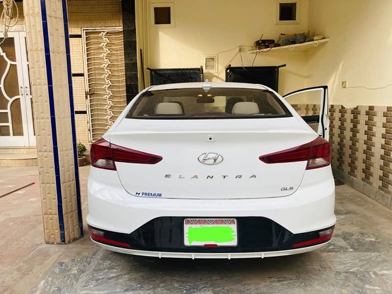 Hyundai Elantra 2022 0