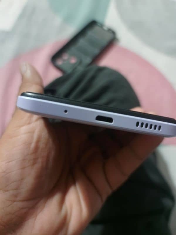 redmi 12c complete lady hand use 3