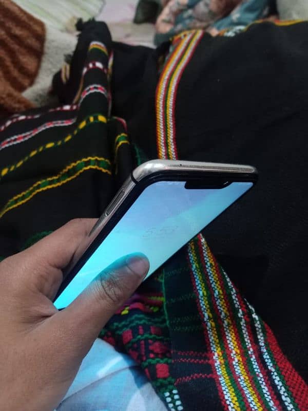 Huawei Nova 3i 0