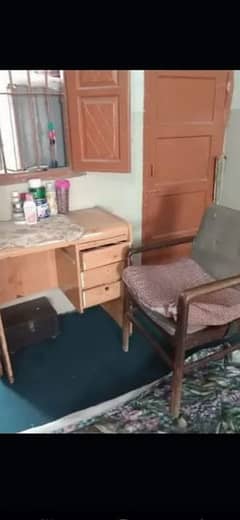 computer table and chair selling