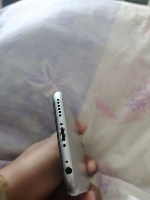 Iphone 6 in good condition 0