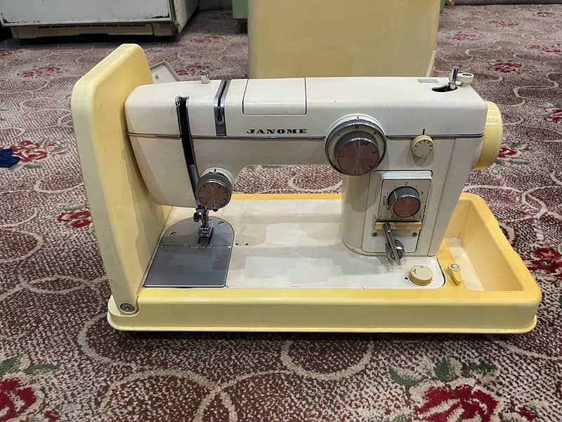 Janome Sewing Machine in Very Good Condition 100% Genuine Japani 2